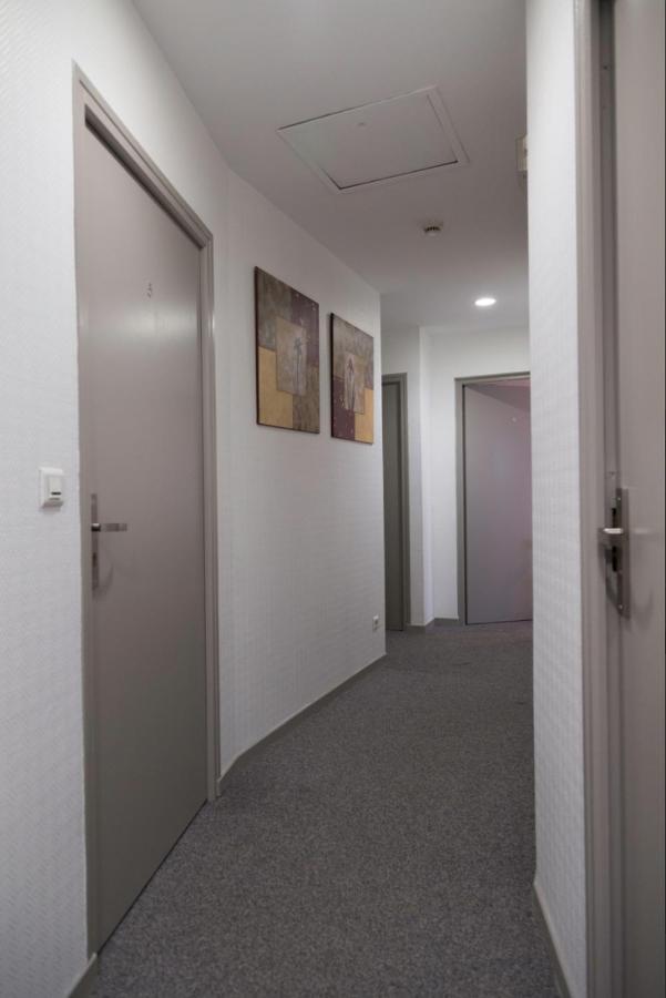 Hotel Les Quatre Vents Muizon Exterior foto